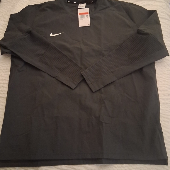Nike Other - Nike Men's Dark Gray Long Sleeve Players Pullover
